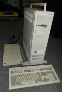 Zum Artikel "Neuzugang: IBM Tower Personal System/2, Model 80 mit IBM Tastatur und Ext. Diskettenlaufwerk"