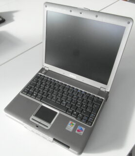 Zum Artikel "Neuzugang: Laptop Dell Latitude X300 mit Docking Station"