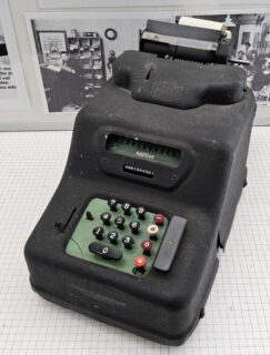 Zum Artikel "Neuzugang: Mauser HUE, elektromechanische Rechenmaschine"