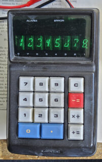 Zum Artikel "Neuzugang: Sharp EL-8, elektronischer Taschenrechner"